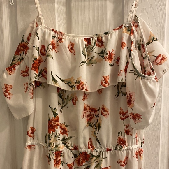 Floral High Low Riffle Off Shoulder Dress - Picture 4 of 5